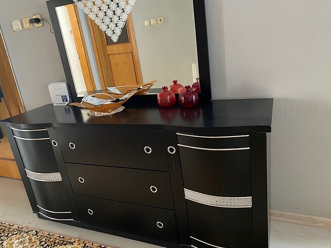 Salon dolabı