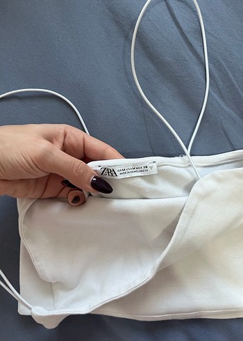 Beyaz İnce Askılı Crop Top - Görsel 3