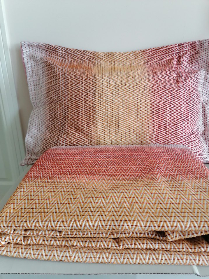 Karaca Home yatakörtüsü ve iki volanlı yastık kılıfı - Görsel 2