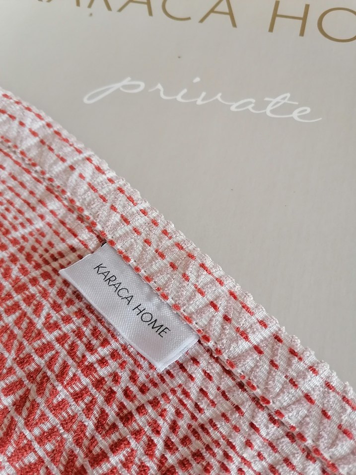 Karaca Home yatakörtüsü ve iki volanlı yastık kılıfı - Görsel 3