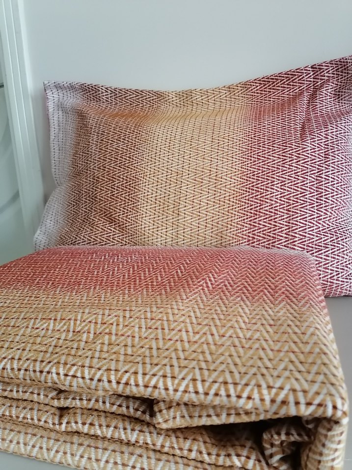 Karaca Home yatakörtüsü ve iki volanlı yastık kılıfı - Görsel 4