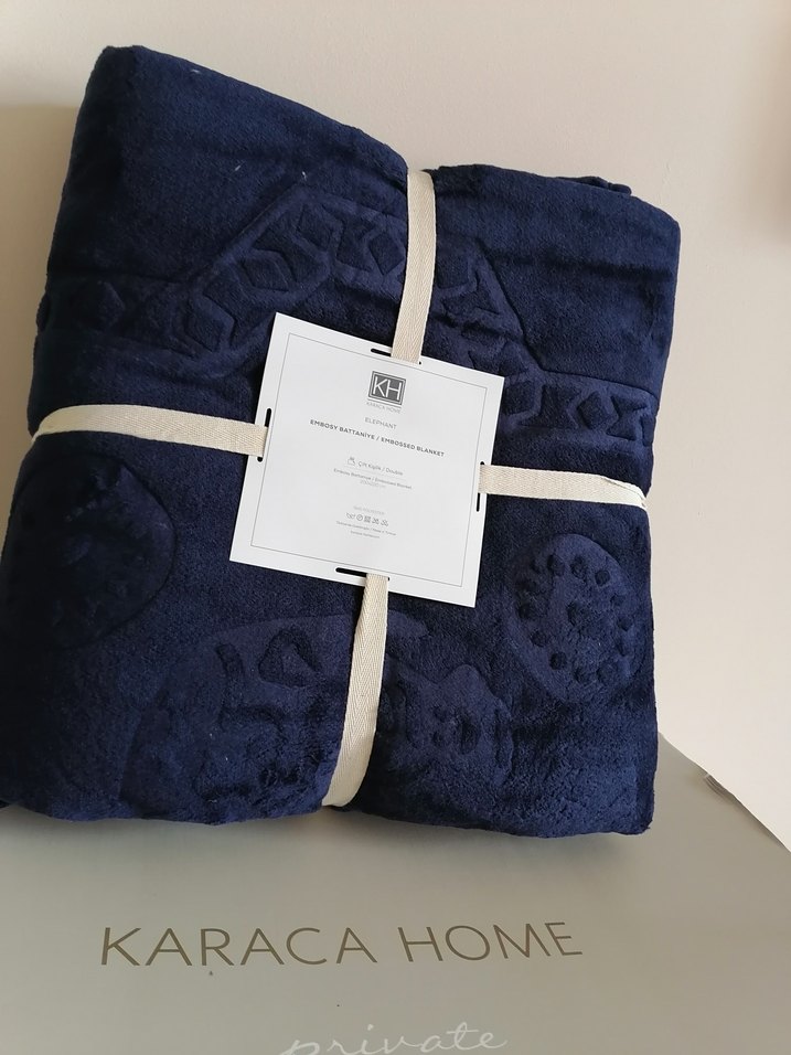 Lacivert Desenli Karaca Home Battaniye - Görsel 2