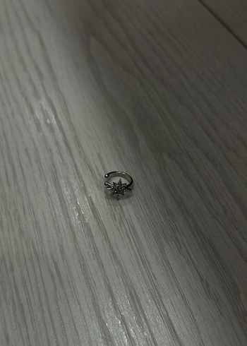 Diğer Beyaz Pul İşlemeli Kadın küpe