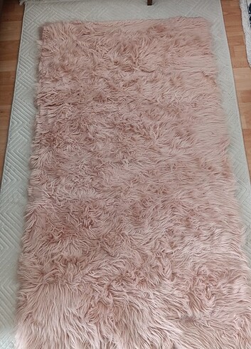 Peluş halı 