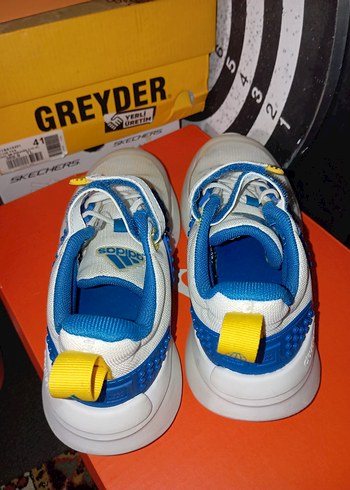 32 Beden Adidas Beyaz Erkek Çocuk Spor Ayakkabı
