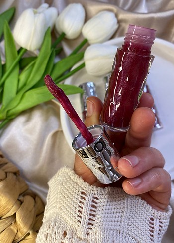 Bordo Renkli Canlı Dudak Parlatıcısı - Görsel 3