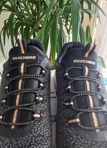 37 Beden Skechers Spor Ayakkabı