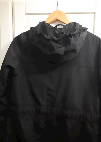 Bayan Siyah Uzun Kuşaklı Yağmurluk - Görsel 4