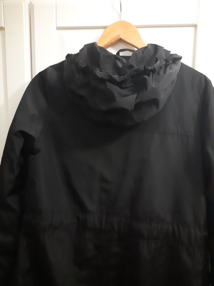 Bayan Siyah Uzun Kuşaklı Yağmurluk - Görsel 4