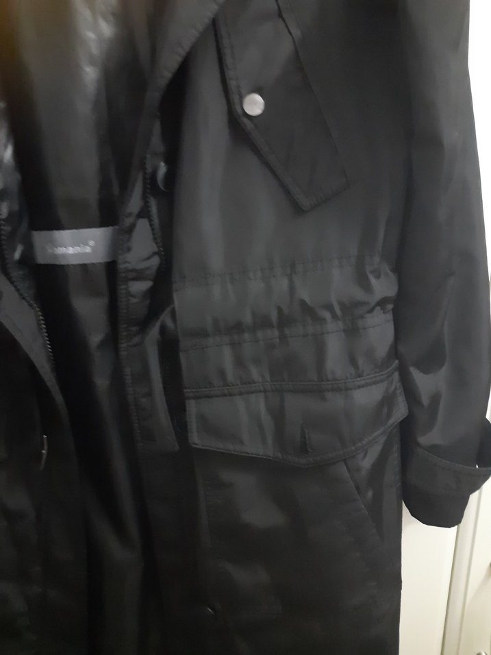 Bayan Siyah Uzun Kuşaklı Yağmurluk - Görsel 5