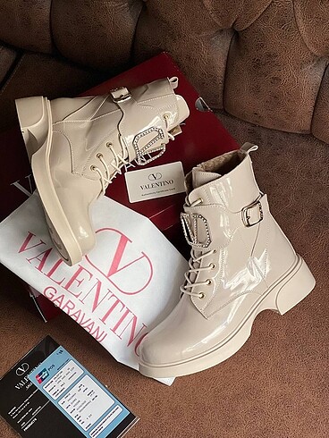 Valentino VALENTİNO YENİ SEZON BOT