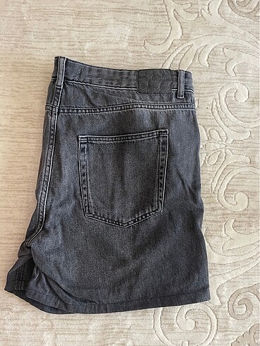 42 Beden Orjinal Pull&bear 42 beden jean şort