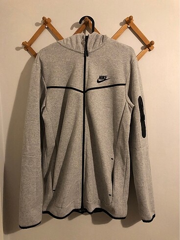 Nike Tech