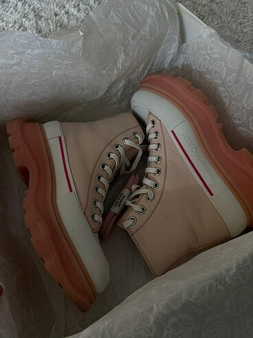 Alexander McQUEEN