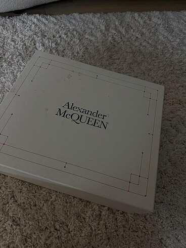 Alexander McQueen Alexander McQUEEN