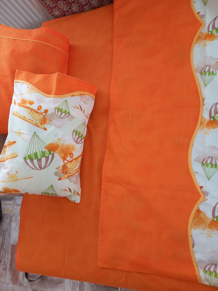 Renkli Baskılı Turuncu Nevresim Takımı - Görsel 3