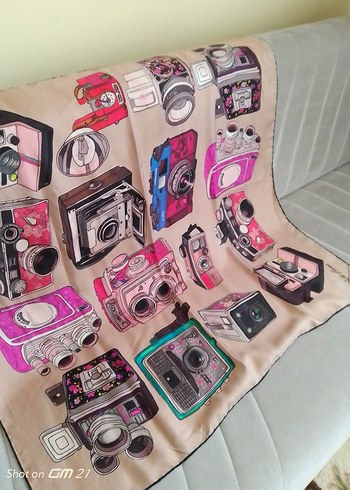 Renkli Kamera Desenli İpek Eşarp - Görsel 2