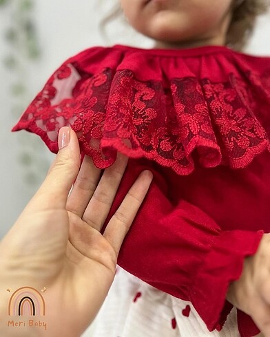 1 Yaş Beden Kız Bebek Dantelli 4?lü Takım