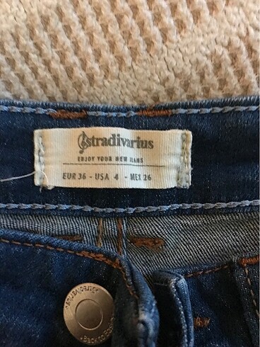 Stradivarius Yırtık kot