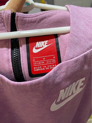 Nike Nike elbise 1 kez giyildi