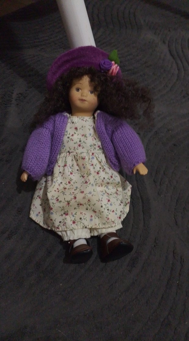 porselen bebek Mor Kıyafetli Bebek - Görsel 3