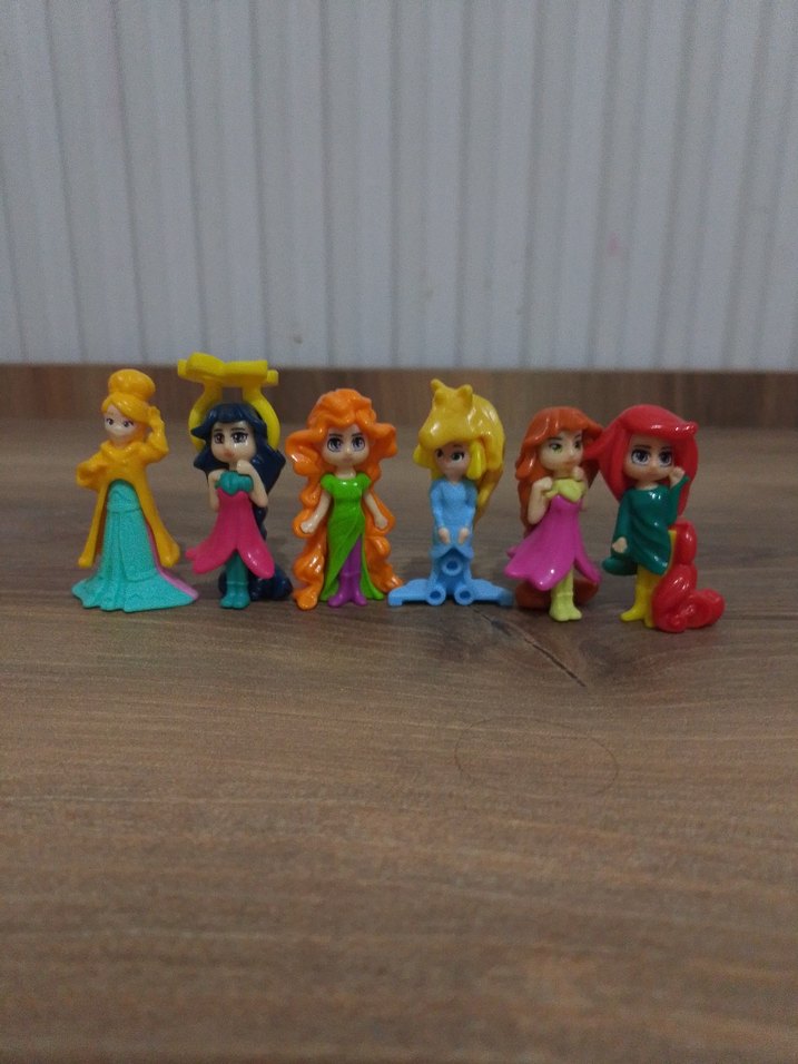 Renkli Mini Aksiyon Figürleri Seti - Görsel 2