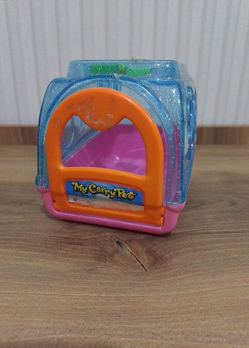 Renkli Taşıma Kutusu ve Kedi Tuvaleti - Görsel 3