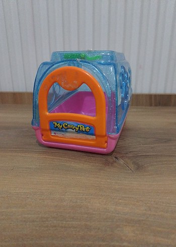 Renkli Taşıma Kutusu ve Kedi Tuvaleti - Görsel 13