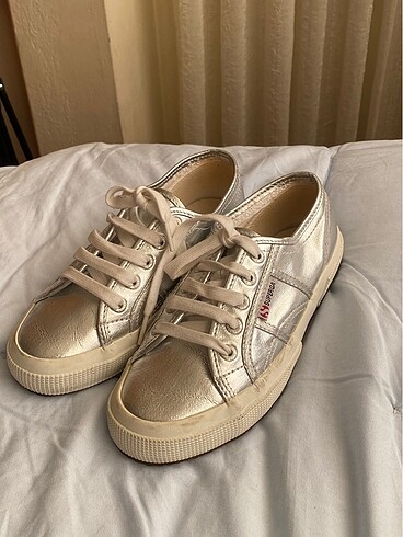 Superga gümüş rengi ayakkabı