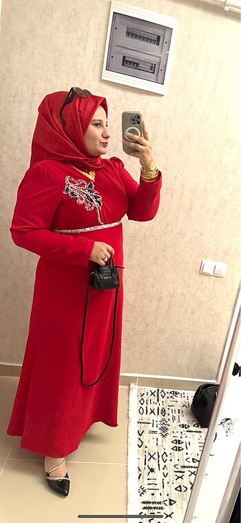 Hafif taşlı elbise