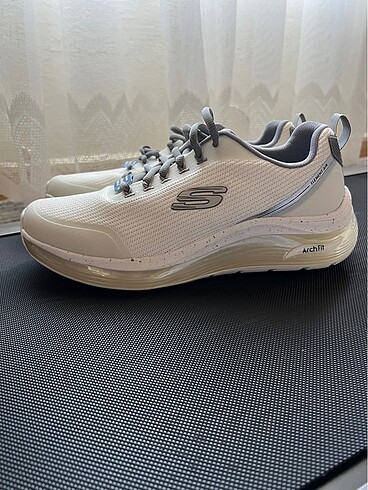 Skechers Arch Fit