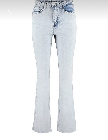 32 Beden mavi Renk Trendyolmilla paçası yırtmaçlı jean
