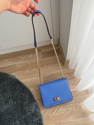 Michael Kors canta mavi