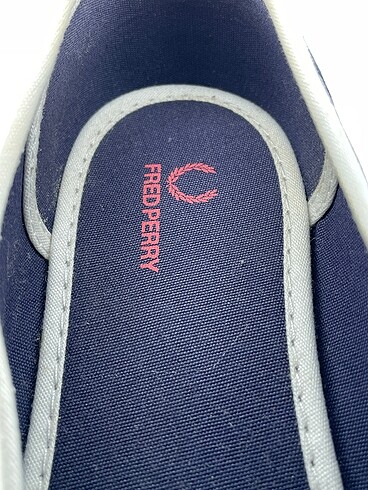 39 Beden çeşitli Renk Fred Perry Babet %70 İndirimli.