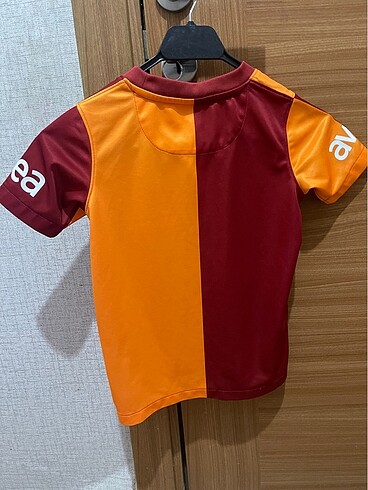 8 Yaş Beden turuncu Renk Galatasaray orijinal çocuk forması