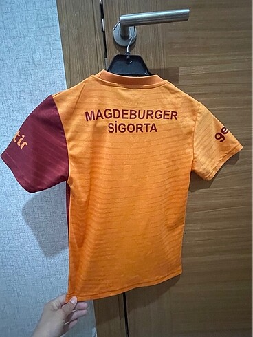 7 Yaş Beden kırmızı Renk Galatasaray çocuk forması orijinal