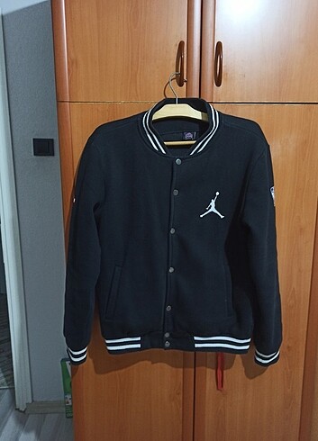 PUMA KOLEJ CEKET (LOGOLAR NAKIŞLIDIR)