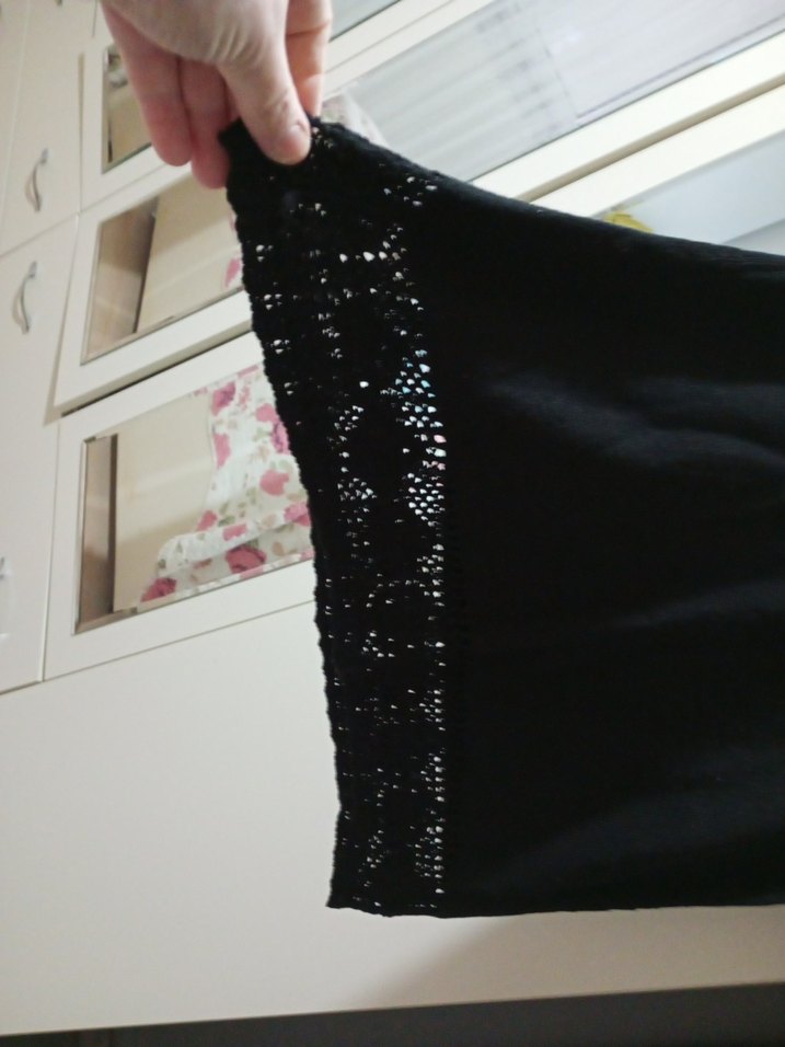 Siyah triko elbise kol uçları ve etek uçları dantel örgüsü - Görsel 3