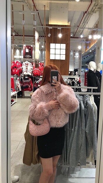 Pembe peluş kürk
