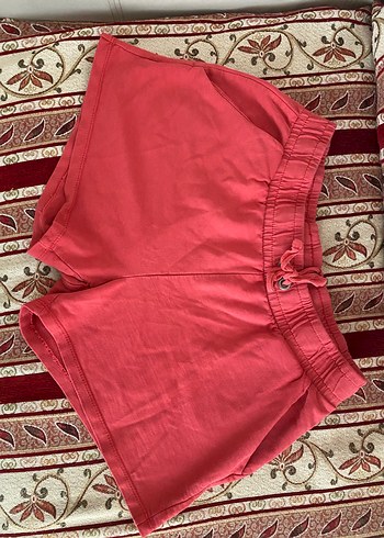 Kırmızı Pamuklu Rahat Kesim Mini Şort - Görsel 2