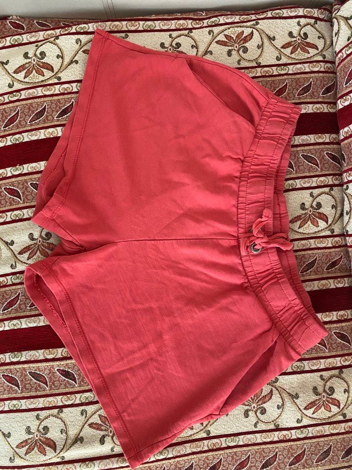 Kırmızı Pamuklu Rahat Kesim Mini Şort - Görsel 2