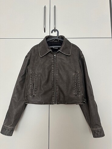 Pull and bear suni deri çeker
