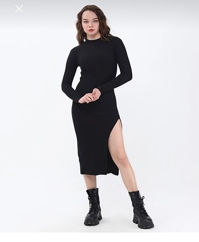Trendyol & Milla Siyah yırtmaçlı elbise