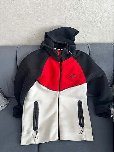 Nike tech