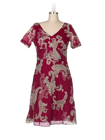 Ann Taylor Kısa Elbise %70 İndirimli.