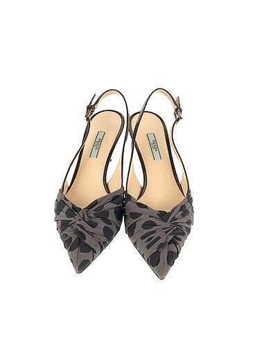 39 Beden Prada Stiletto %70 İndirimli.