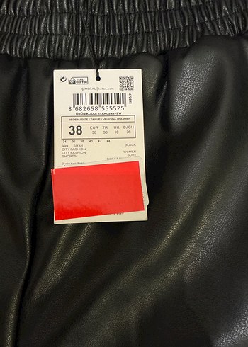 Siyah Deri Mini Şort - Görsel 2