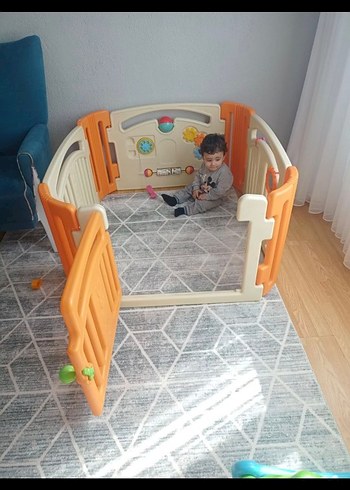 Turuncu Çocuk Oyun Parkı Kafesi