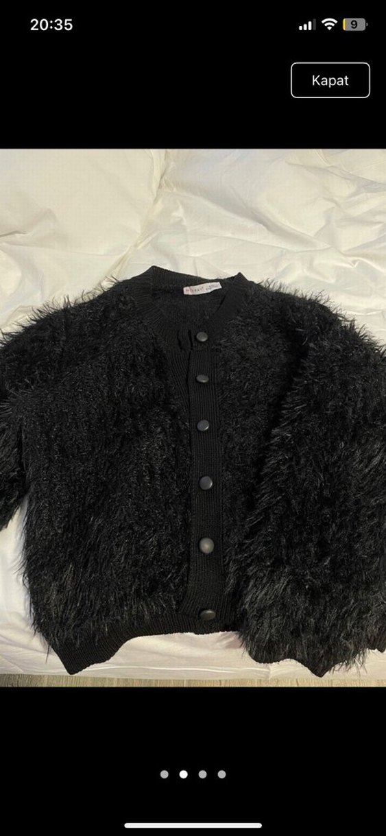 Siyah Tüylü Kadın Hırka - Görsel 3