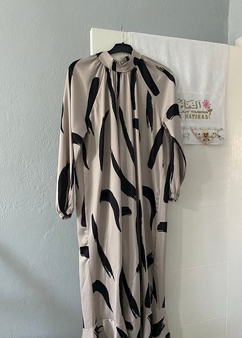 Bej Zebra Desenli Uzun Kollu Kadın Elbise